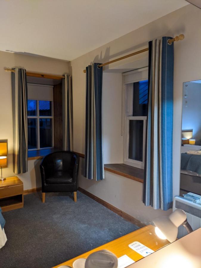Ferry Inn Stromness Exterior photo