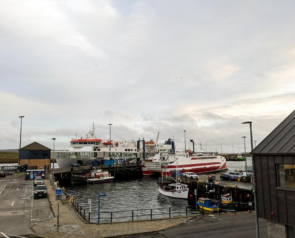 Ferry Inn Stromness Exterior photo