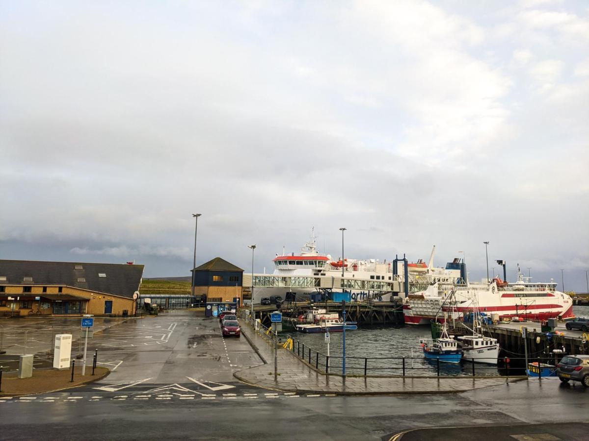 Ferry Inn Stromness Exterior photo