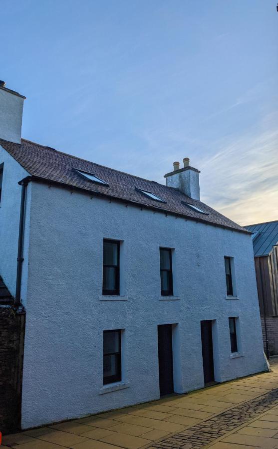 Ferry Inn Stromness Exterior photo
